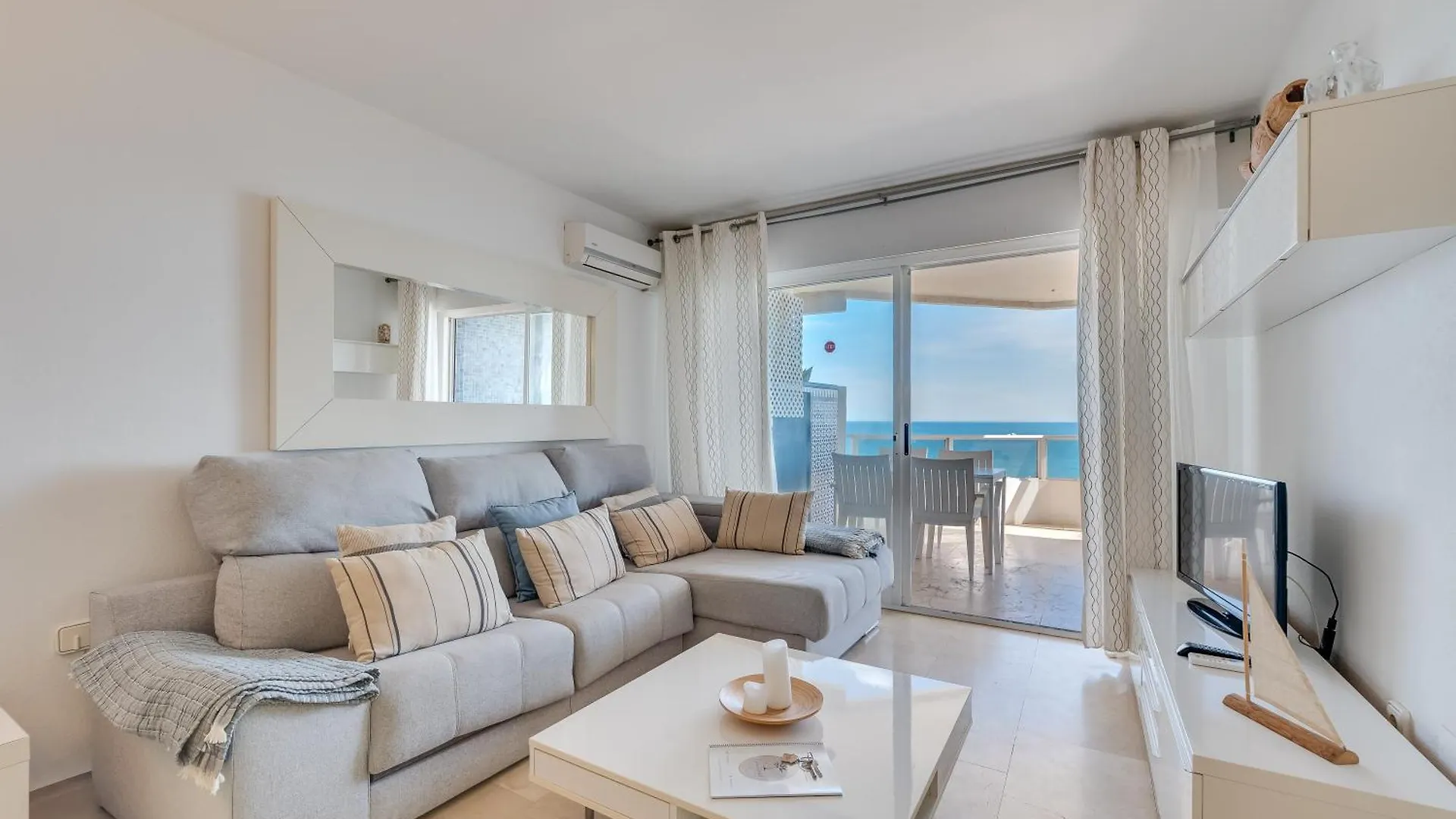 Apartamento LXR La Carihuela Sea Views 3Hab. Torremolinos
