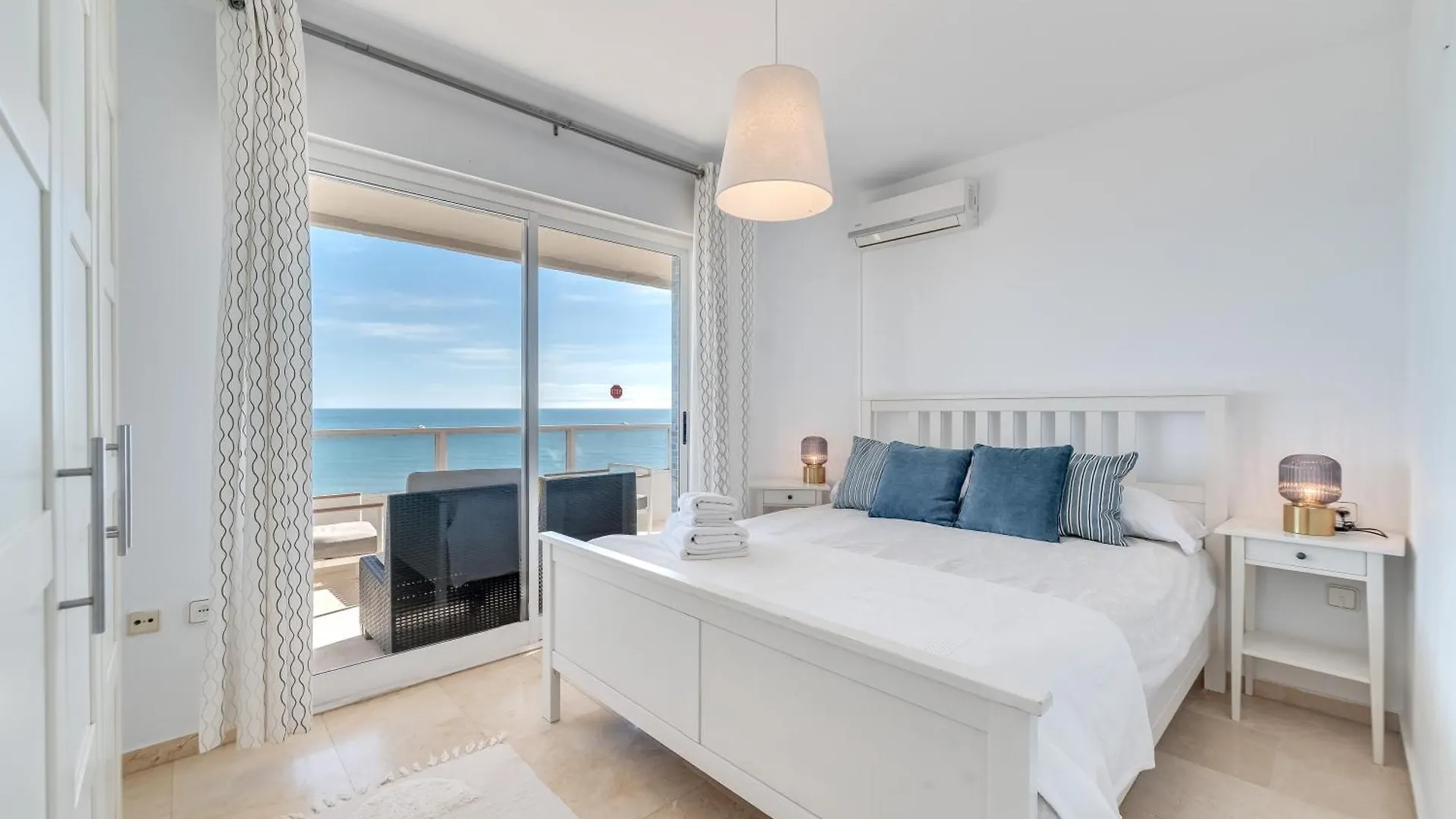 Apartamento LXR La Carihuela Sea Views 3Hab. Torremolinos