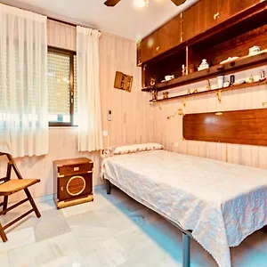 la-carihuela-lux-apartment.hotelsinnerja.org/